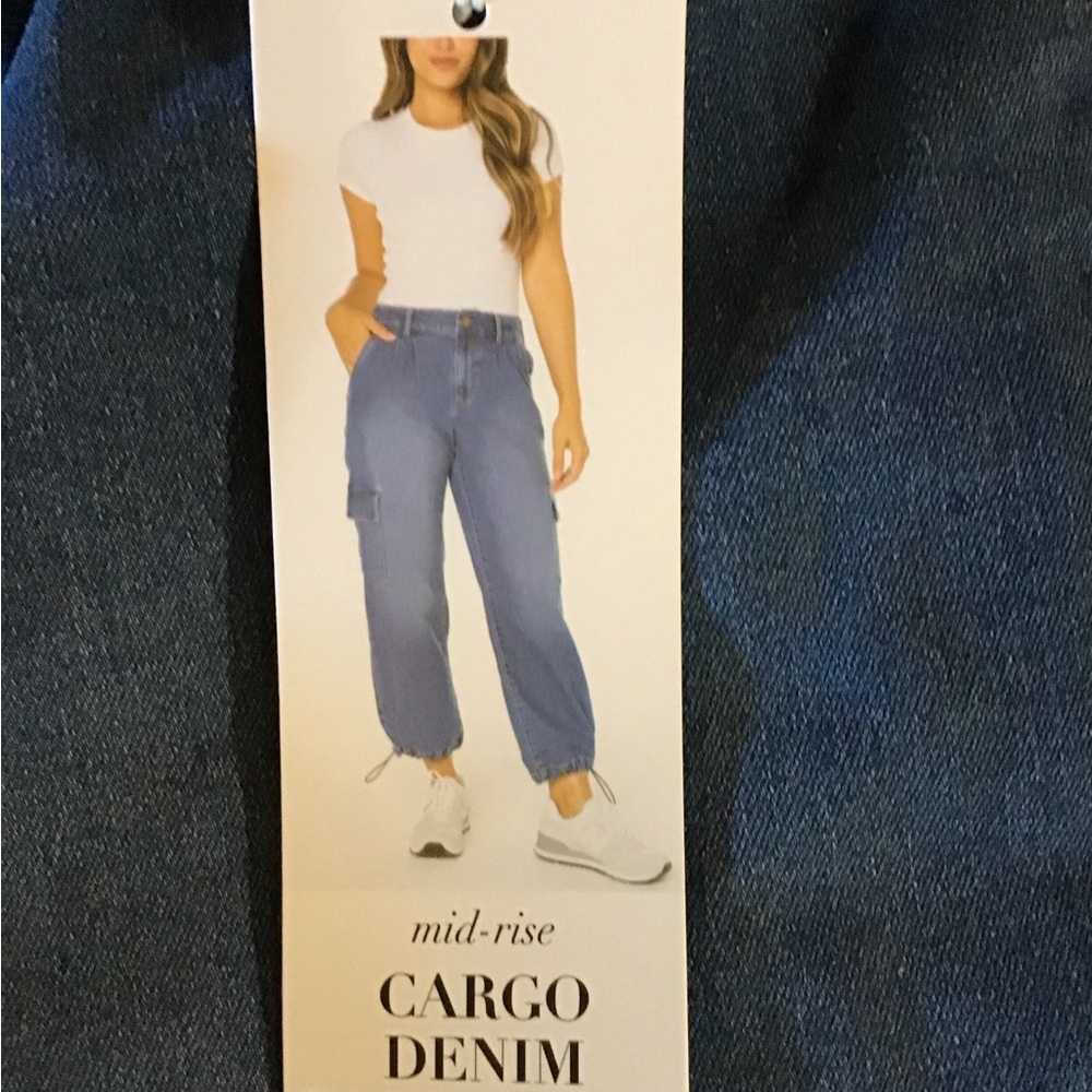 Woman’s size medium, NWT RE  generation, cargo denim, parachute, mid rise, jeans